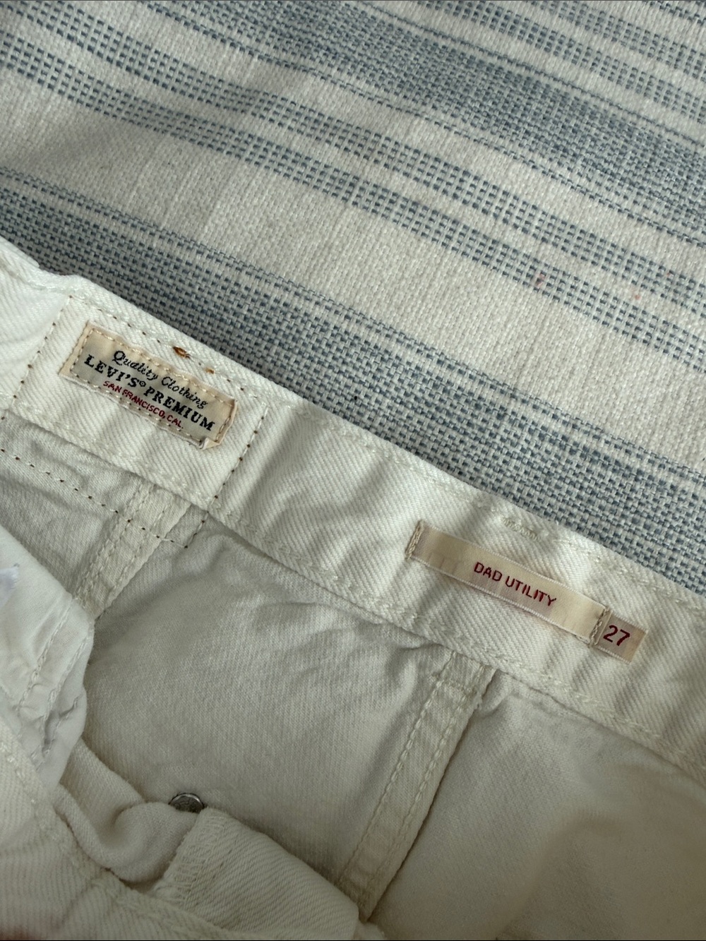 Levi's Premium Women White Jeans - Size 27 - Picture 2 of 5